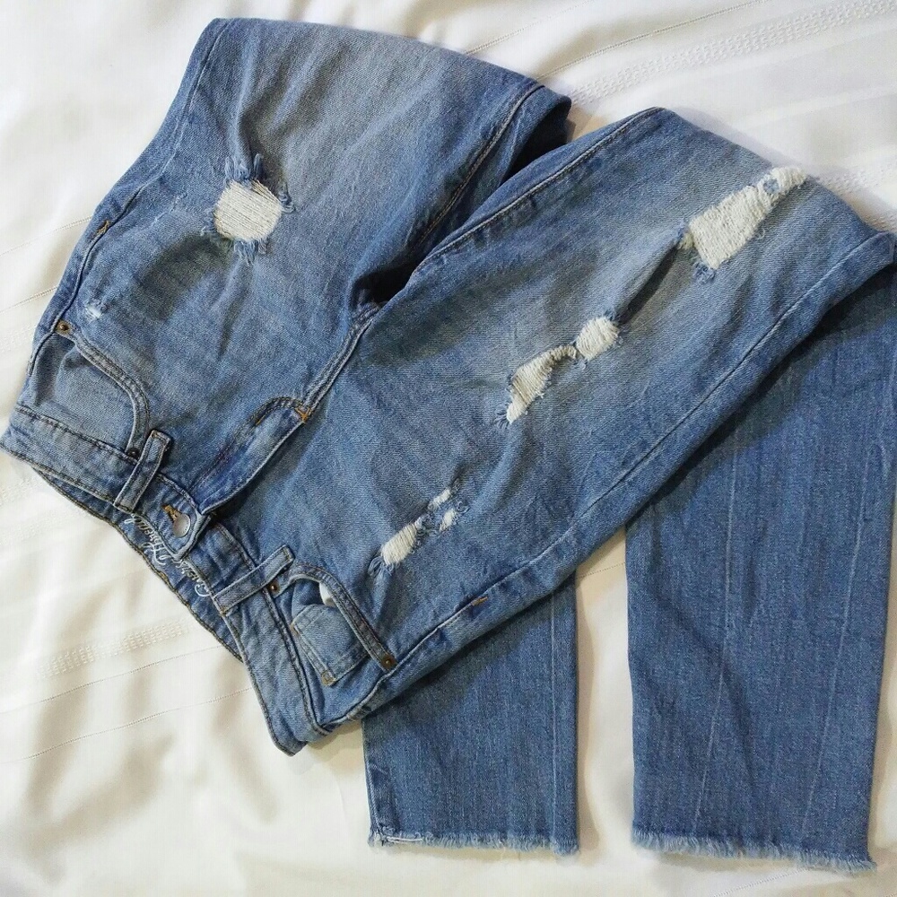 Universal Thread - Picture 2 of 5